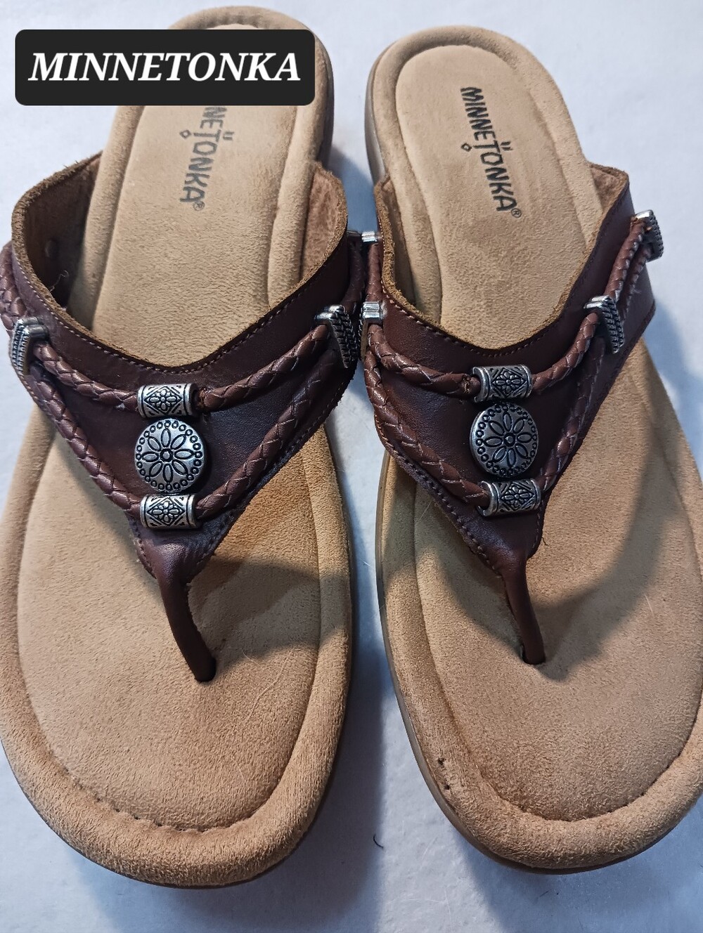 MINNETONKA LEATHER Brown Braided Thong Sandals with Silver Conchos Womens Size 9